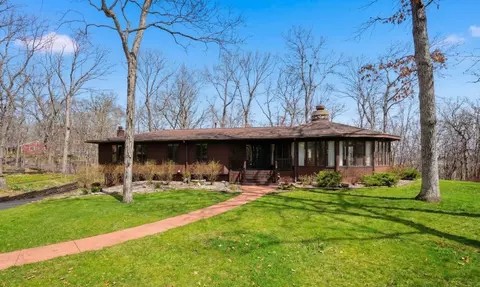 380 W Center Rd, Palatine, IL 60074