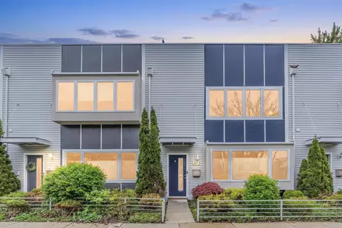 3573 W Wabansia Ave, Chicago, IL 60647