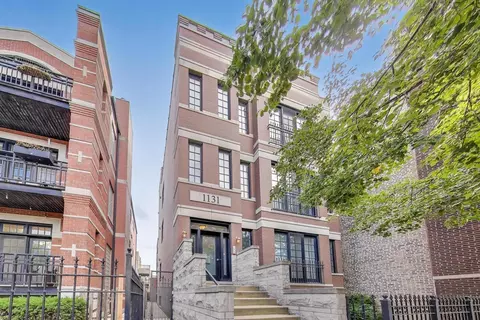 1131 W Grace St #3, Chicago, IL 60613