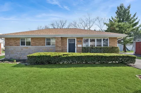 7441 Lake St, Morton Grove, IL 60053