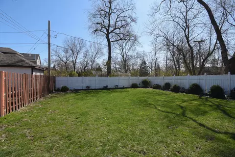 Exterior - 349 Blackhawk Rd, Riverside, IL 60546 photo 6 of 7