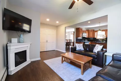 Living - 349 Blackhawk Rd, Riverside, IL 60546 photo 3 of 4