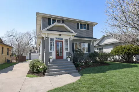 349 Blackhawk Rd, Riverside, IL 60546