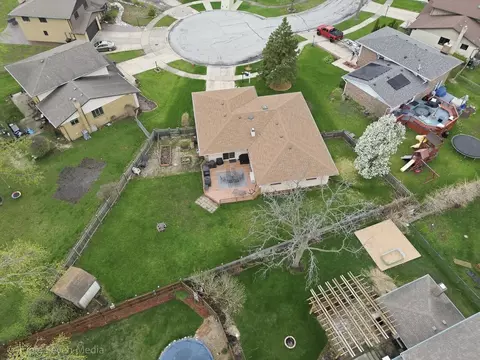 View/Area - 15417 Maple Ct, Oak Forest, IL 60452 photo 11 of 12