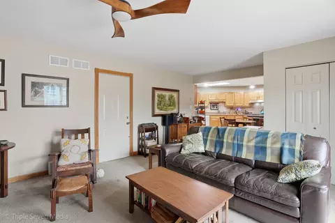 Living - 15417 Maple Ct, Oak Forest, IL 60452 photo 6 of 6