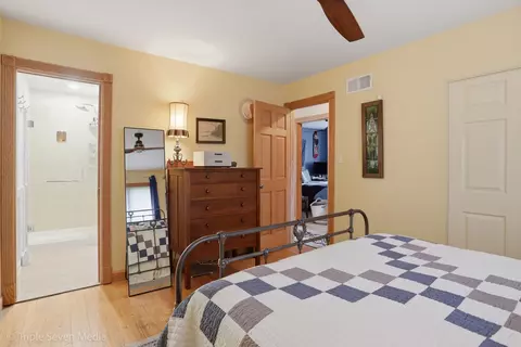 Bedroom - 15417 Maple Ct, Oak Forest, IL 60452 photo 4 of 7