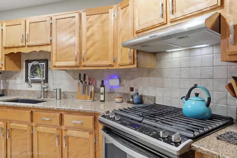 Kitchen - 15417 Maple Ct, Oak Forest, IL 60452 photo 1 of 3