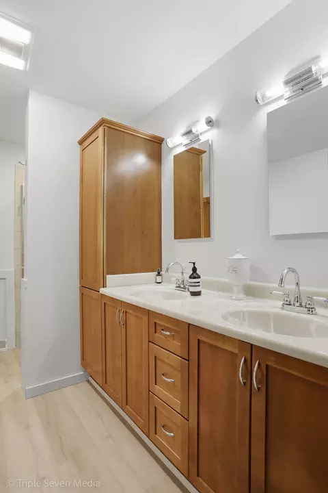 Bath - 15417 Maple Ct, Oak Forest, IL 60452 photo 1 of 3