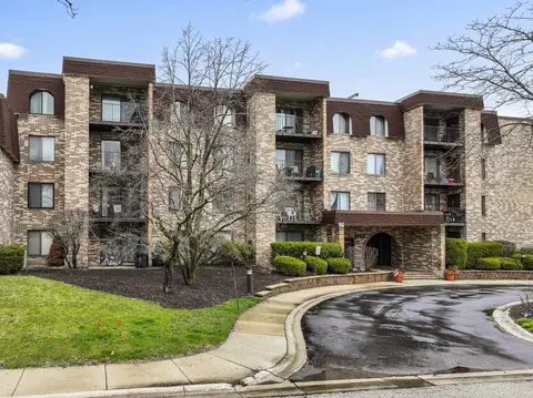 2150 Valencia Dr #314A, Northbrook, IL 60062