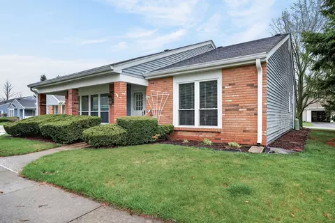 7225 Oxford Cir, Fox Lake, IL 60020