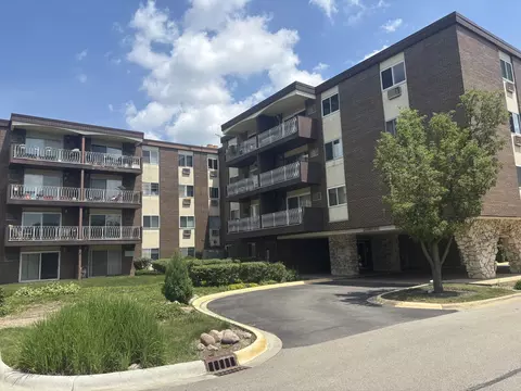 1311 S Finley Rd #103, Lombard, IL 60148