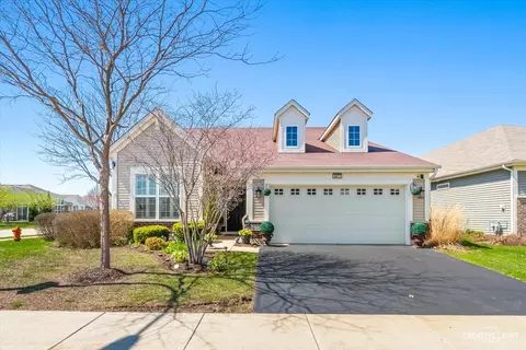 4071 Chesapeake Ln, Naperville, IL 60564