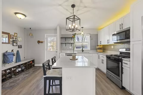 Kitchen - 115 N Pierce Ave, Wheaton, IL 60187 photo 3 of 3