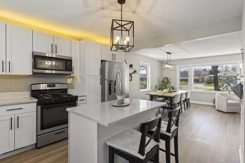 Kitchen - 115 N Pierce Ave, Wheaton, IL 60187 photo 2 of 3