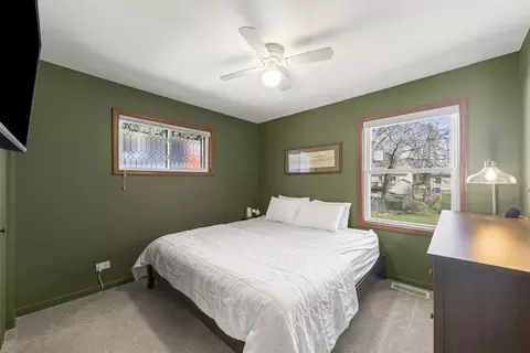 Bedroom - 115 N Pierce Ave, Wheaton, IL 60187 photo 3 of 5