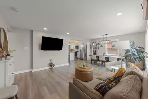 Living - 115 N Pierce Ave, Wheaton, IL 60187 photo 1 of 1