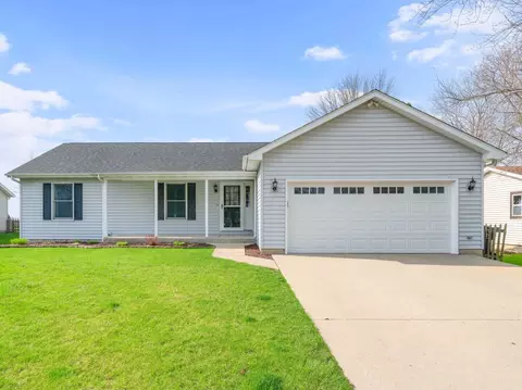 936 Suzy St, Lake Holiday, IL 60548