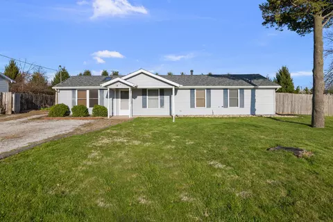 6523 N Main St, Davenport, IA 52806
