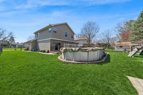 Exterior - 1940 Tanglewood Dr, Algonquin, IL 60102 photo 4 of 4