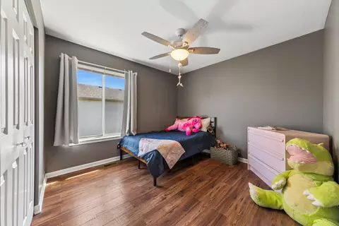 Bedroom - 1940 Tanglewood Dr, Algonquin, IL 60102 photo 2 of 3