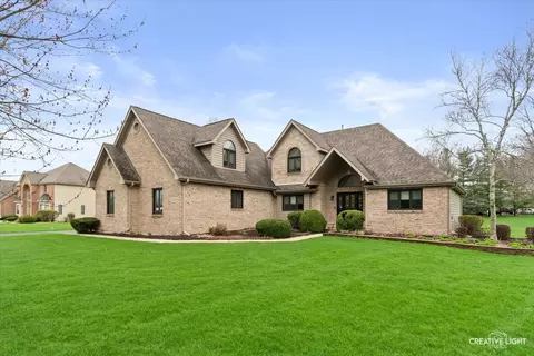 5 W Royal Oaks Dr, Bristol, IL 60512