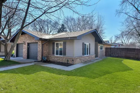 327 S Jackson St, Batavia, IL 60510