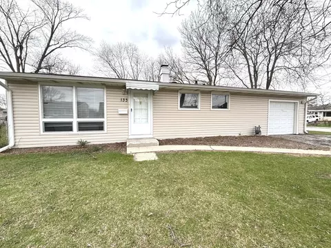 133 Golfview Ln, Carpentersville, IL 60110