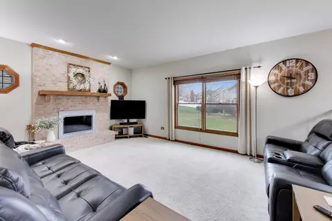 Living - 873 Hampton Dr, Carol Stream, IL 60188 photo 4 of 6