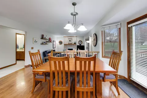 Dining - 873 Hampton Dr, Carol Stream, IL 60188 photo 3 of 3