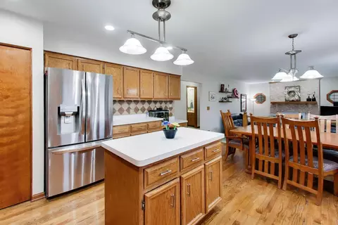 Kitchen - 873 Hampton Dr, Carol Stream, IL 60188 photo 2 of 4