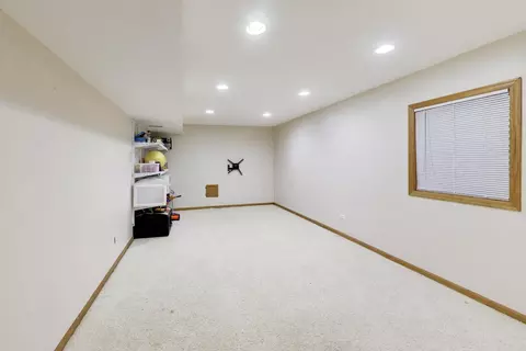 Other - 873 Hampton Dr, Carol Stream, IL 60188 photo 6 of 7