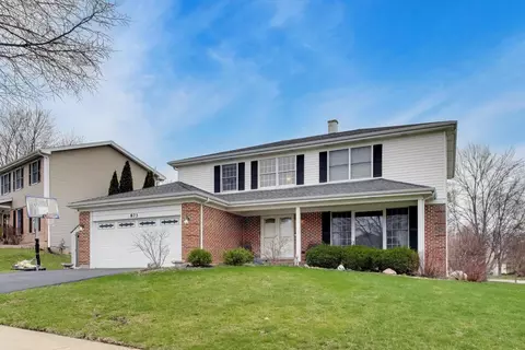 Exterior - 873 Hampton Dr, Carol Stream, IL 60188 photo 2 of 8