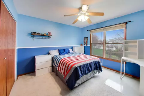 Bedroom - 873 Hampton Dr, Carol Stream, IL 60188 photo 4 of 5