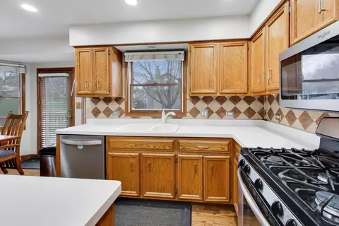 Kitchen - 873 Hampton Dr, Carol Stream, IL 60188 photo 3 of 4