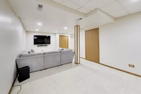 Other - 873 Hampton Dr, Carol Stream, IL 60188 photo 5 of 7