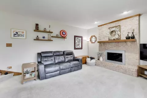 Living - 873 Hampton Dr, Carol Stream, IL 60188 photo 5 of 6