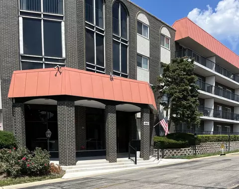 4940 Foster St #202, Skokie, IL 60077