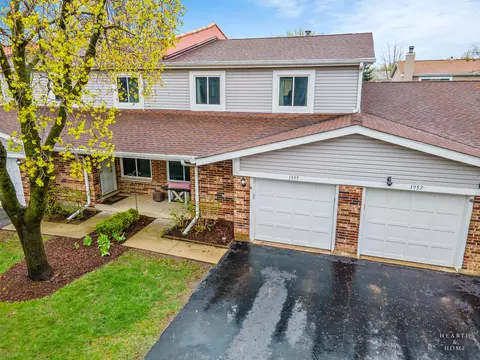 1955 N Heritage Dr, Palatine, IL 60074