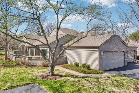 718 Shoreline Rd, Lake Barrington, IL 60010