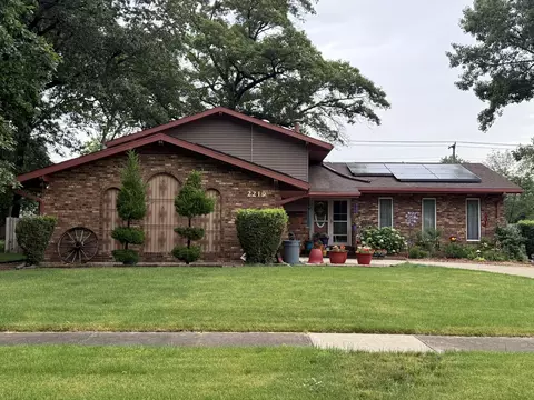 2219 Fiesta Dr, Joliet, IL 60432