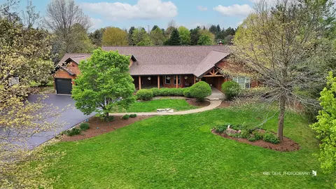 4806 Patty Ln, Ringwood, IL 60072