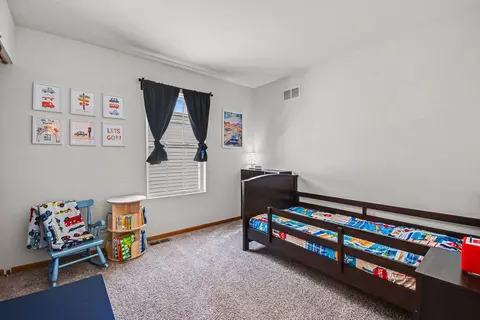 Bedroom - 3643 Daisy Ln, Elgin, IL 60124 photo 2 of 5