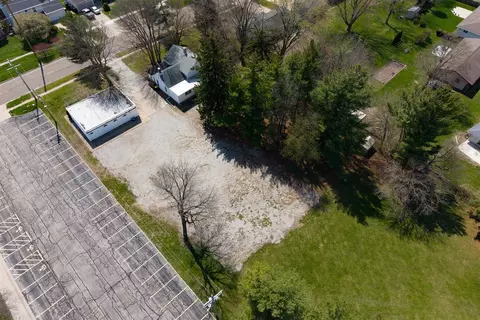 Exterior - 1702 W Hovey Ave, Normal, IL 61761 photo 14 of 15