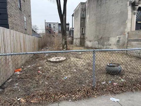 4311 W Monroe St, Chicago, IL 60624