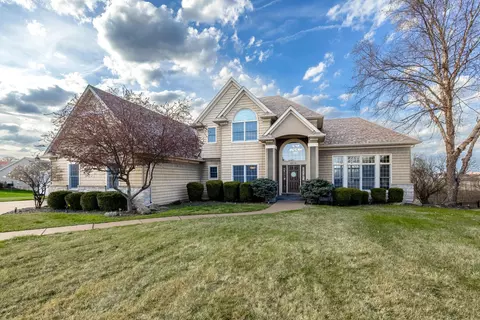 2916 E 45th Ct, Davenport, IA 52804