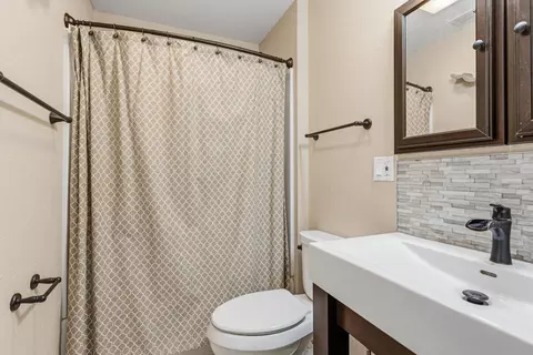 Bath - 204 Flora Dr, Champaign, IL 61821 photo 1 of 1