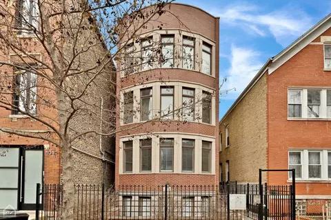 1012 N Wood St #3, Chicago, IL 60622
