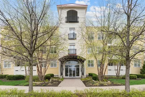 977 Harris Rd #25, Grayslake, IL 60030