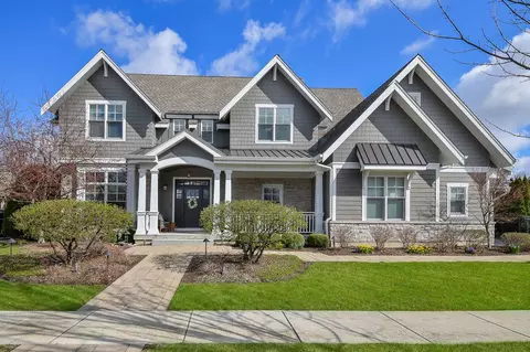 39 W914 Kellar Sq, Geneva, IL 60134