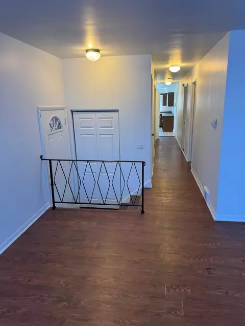 Entry Way - 39 W 83rd St, Chicago, IL 60620 photo 1 of 4
